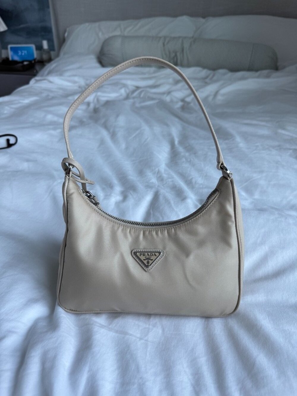 PRADA Re-Edition 2000 Nylon Beige Shoulder Bag Italy GREAT CONDITION